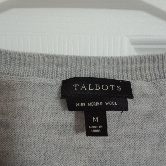 #405Talbot's Pure Merino Wool women's sweater with jewels. Size: Medium - Picture 3 of 7
